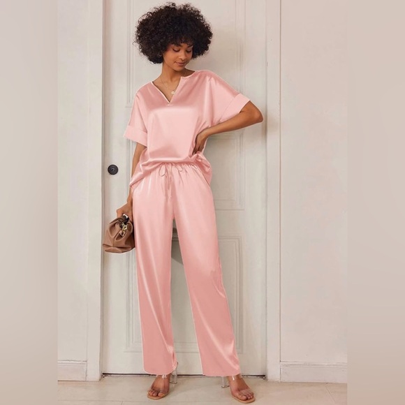 Elegant Pink Satin Pajamas - Picture 3 of 3